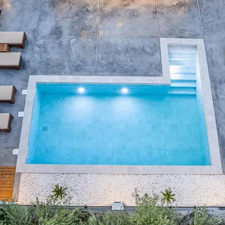 Infinity - Private Pool, Close To Centre, By Zantewize וילה *