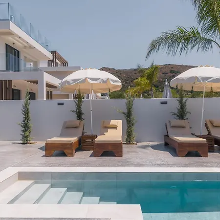 Infinity - Private Pool, Close To Centre, By Zantewize וילה