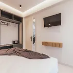 Infinity - Private Pool, Close To Centre, By Zantewize *
