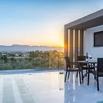 Infinity - Private Pool, Close To Centre, By Zantewize