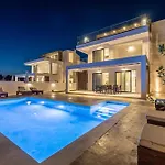 Villa Infinity - Private Pool, Close To Centre, By Zantewize Kalamákion