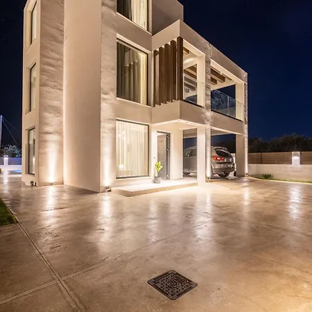 Villa Infinity - Private Pool, Close To Centre, By Zantewize