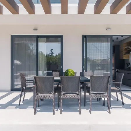 Infinity - Private Pool, Close To Centre, By Zantewize Villa *