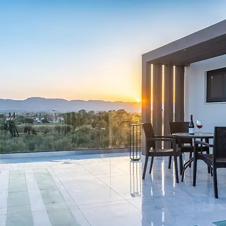 Infinity - Private Pool, Close To Centre, By Zantewize