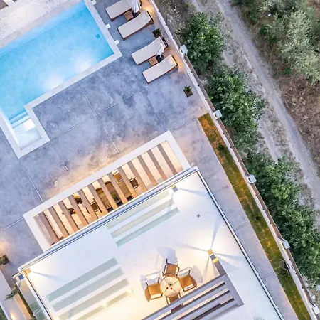 Villa Infinity - Private Pool, Close To Centre, By Zantewize