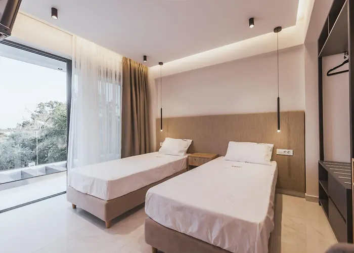 Infinity - Private Pool, Close To Centre, By Zantewize