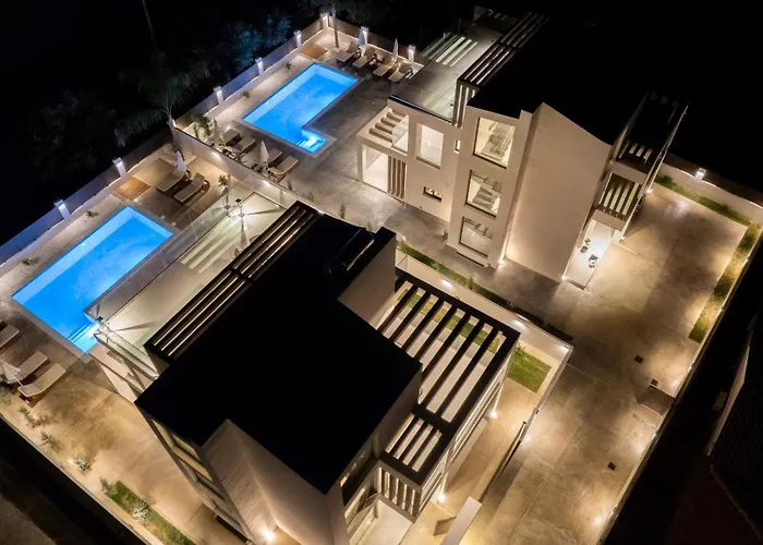 Infinity - Private Pool, Close To Centre, By Zantewize * Kalamákion