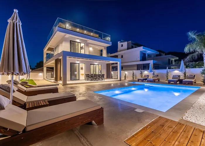 Infinity - Private Pool, Close To Centre, By Zantewize *