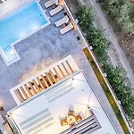 Villa Infinity - Private Pool, Close To Centre, By Zantewize