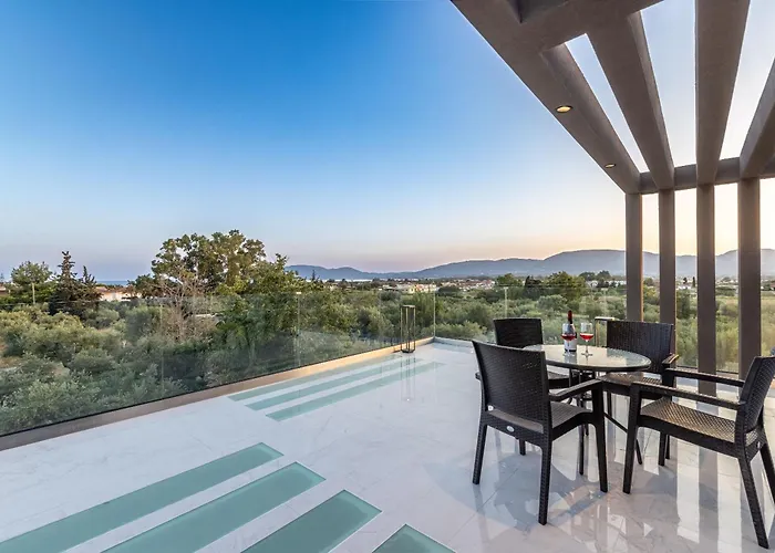 Villa Infinity - Private Pool, Close To Centre, By Zantewize