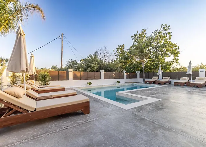 Infinity - Private Pool, Close To Centre, By Zantewize Villa